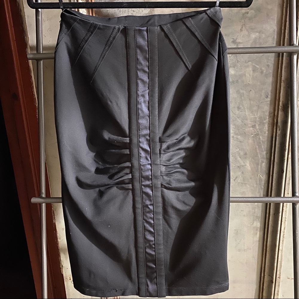 Gucci x Tom Ford Fall Winter 2004 Black Silk Detail Pencil Skirt - Picture 1 of 8